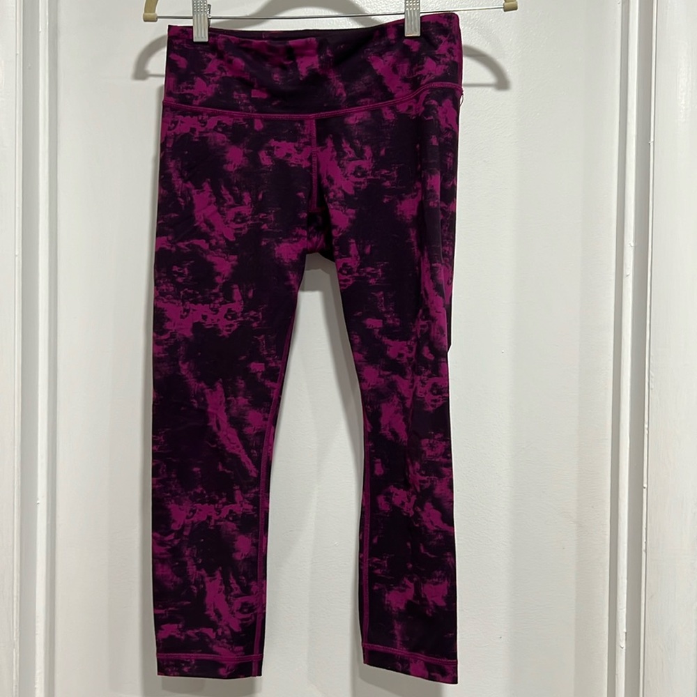Lululemon Wunder Under Crop Leggings - size 6
